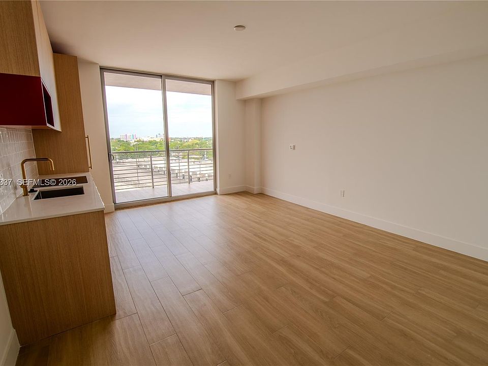 1st image of 90 NE 32nd St #824