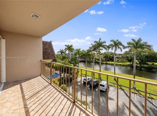 7900 Camino Cir APT 401, Miami, FL 33143
