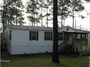 2016 Constitution Dr, Navarre, FL 32566