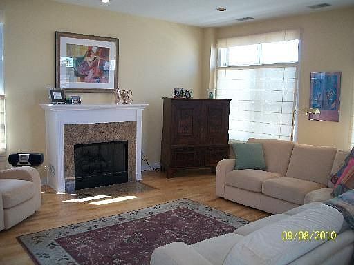 4th image of 333 N Jefferson St #P-2