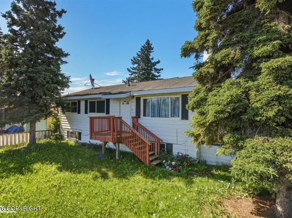 1415 Demeure Pl, Anchorage, AK 99508