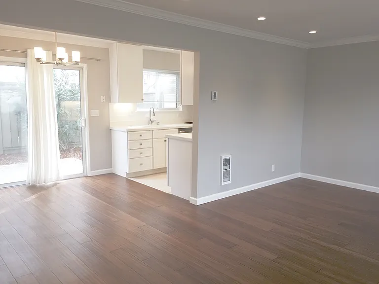 Village Square Townhomes — Photo 18