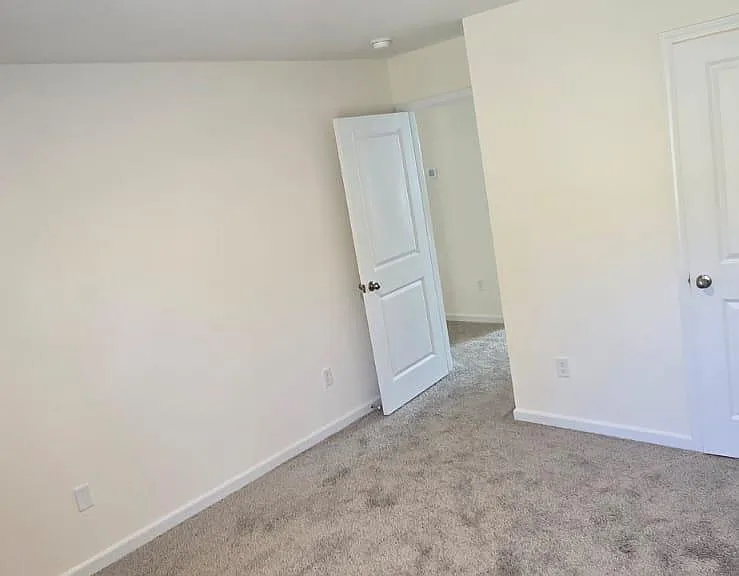 1098 Silverbend Trl — Photo 10