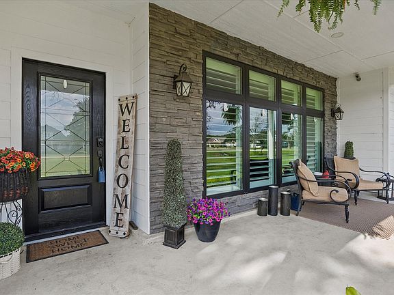 4th image of 2030 Cedar Dr