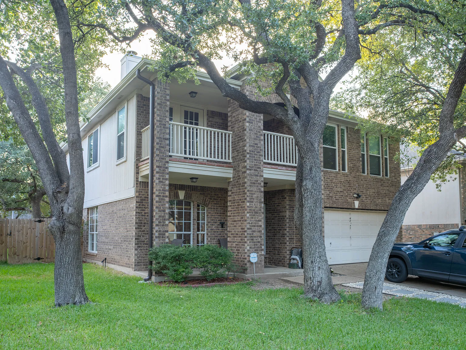 3 bed, 2.5 bath, 2653 sqft, $2,700 — Photo 2