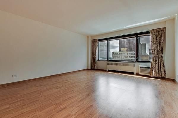 1st image of 3100 N Lake Shore Dr APT 1605
