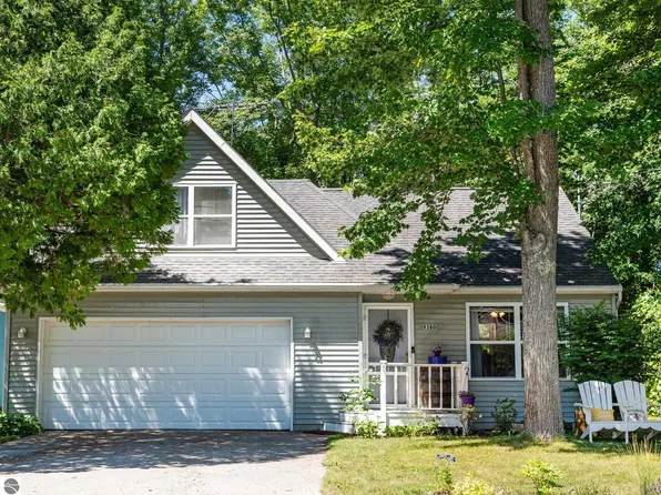 9380 E Houghton Lake Dr, Houghton Lake, MI 48629