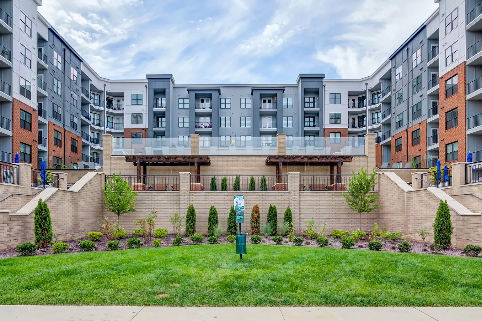 one riverwalk apartments knoxville tn zillow