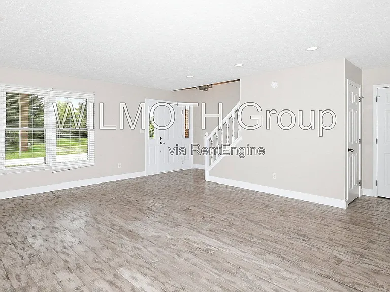 9224 Oak Knoll Ln — Photo 5