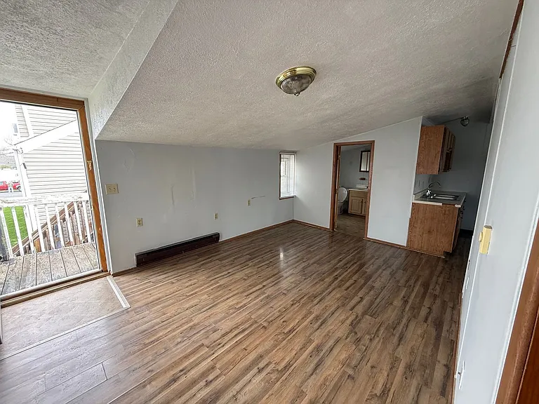 210 S 18th St — Photo 3