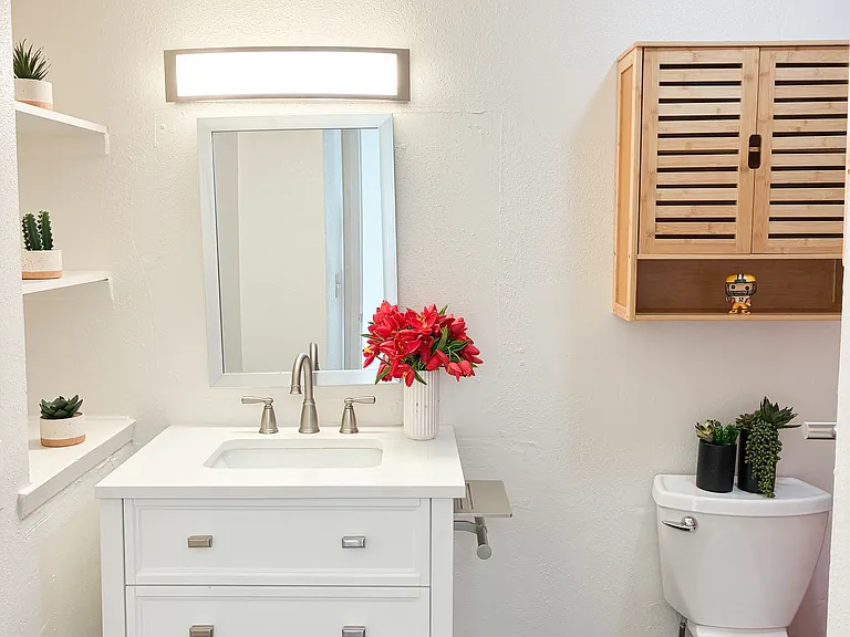 200 E Courtland Pl #12 — Photo 8