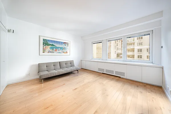 Rented by Douglas Elliman | media 14