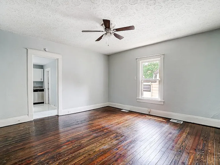 5128 Blaesi St — Photo 15