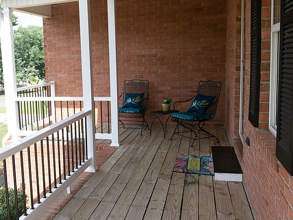 3rd image of 318 Braxton Dr