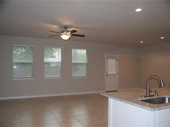 5th image of 11904 Saddle Rock Dr