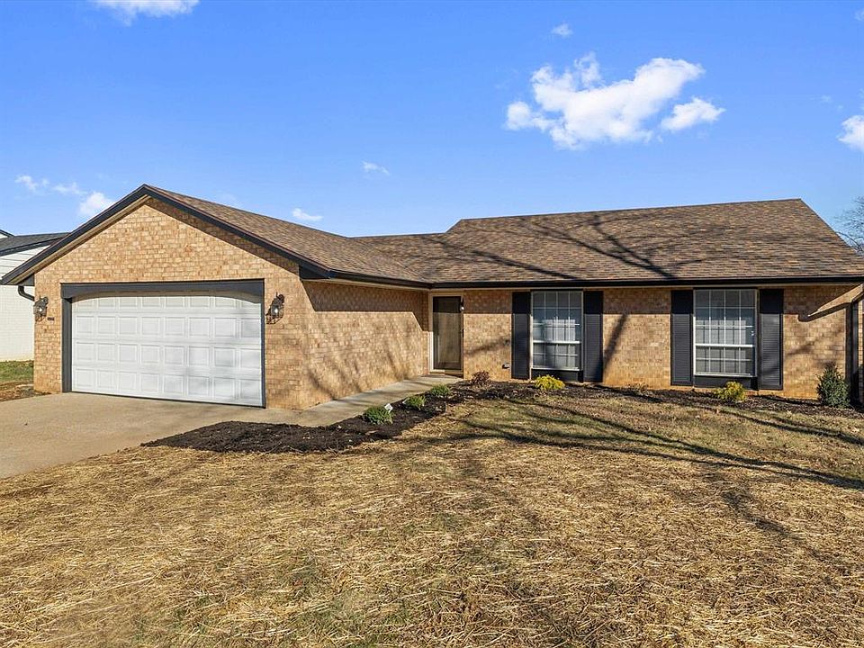 1st image of 845 Mary Lou Ct