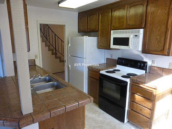 3rd image of 5662 Sonoma Dr