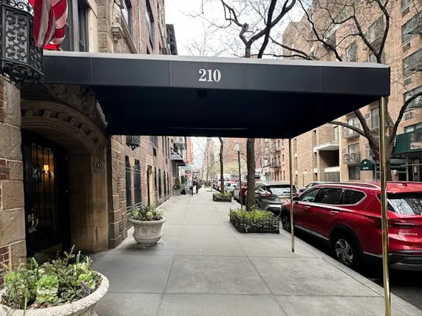 210 East 73rd Street image 11 of 15