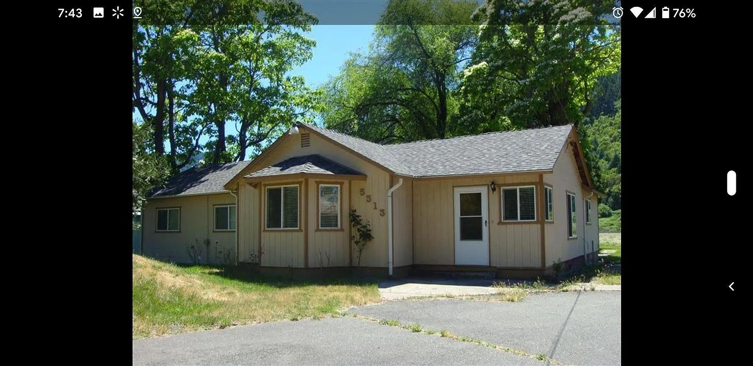 5313 Rogue River Hwy photo 1