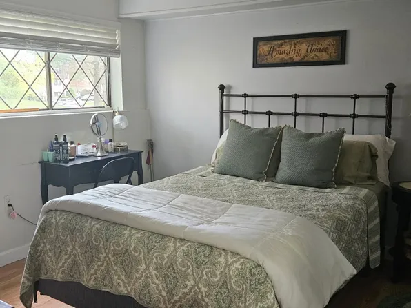 5 Greenbriar Dr APT 105, North Reading, MA 01864