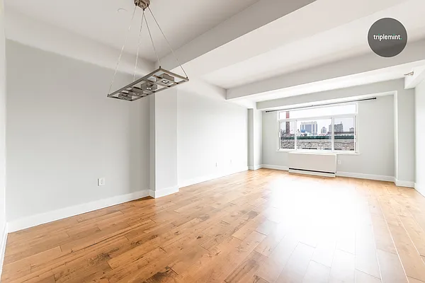 Sold by Triplemint | media 5