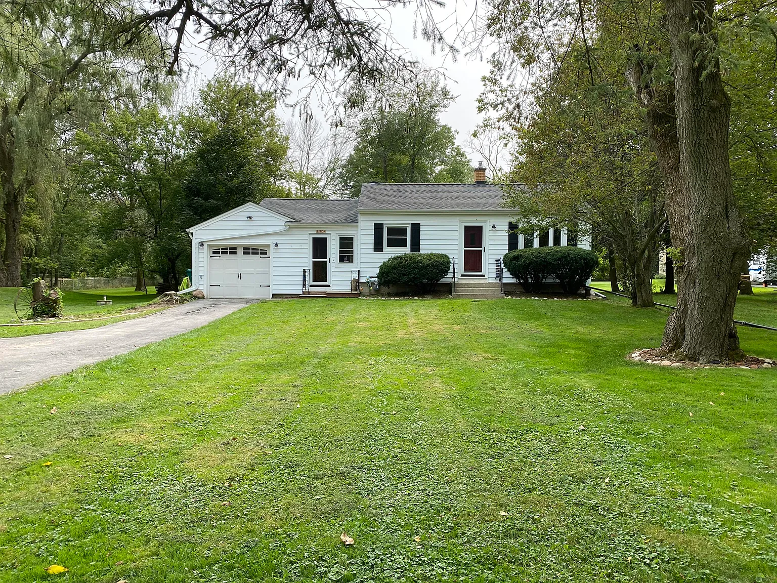 N84W21909 Menomonee Ave photo 1
