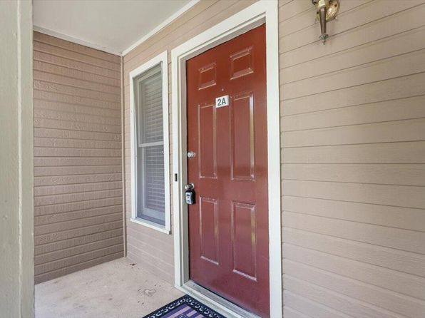 111 Killam Ct APT 2A, Cary, NC 27513