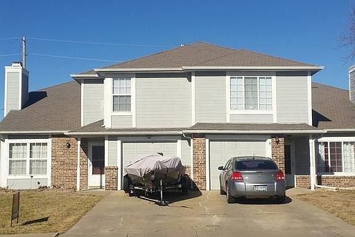 2nd image of 500 Butterfield Rd
