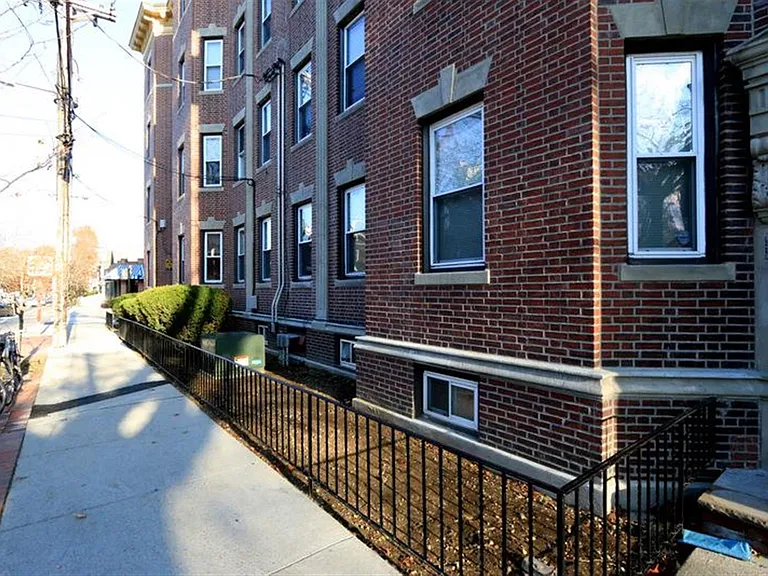 280 Brookline St #4L — Photo 9