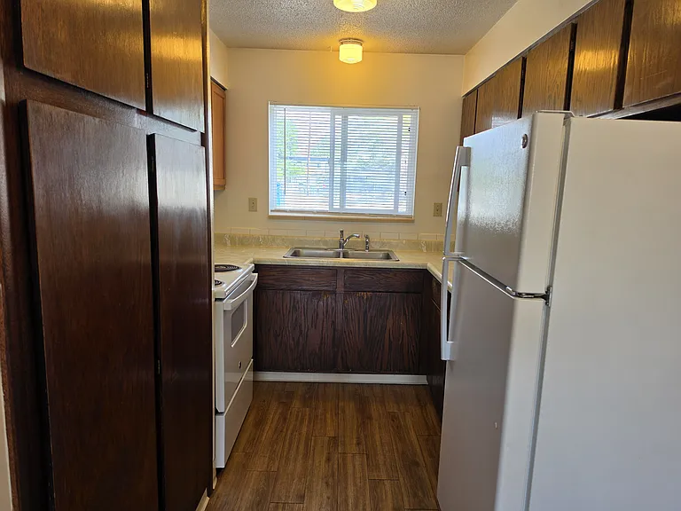 1456 Bunting Ave #1 — Photo 3