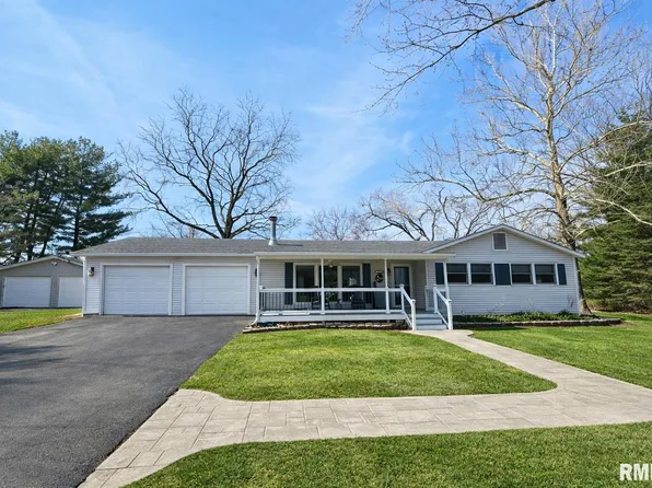 1623 Village Green Rd, Petersburg, IL 62675