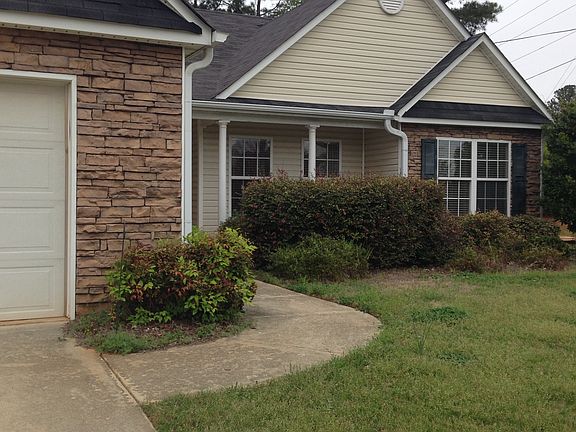 Beautiful Ranch with attached Garage