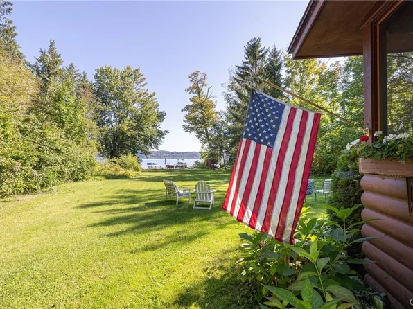 1836 W Lake Rd, Skaneateles, NY 13152