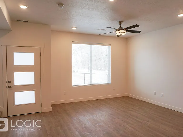 5484 W Ace Ct — Photo 3