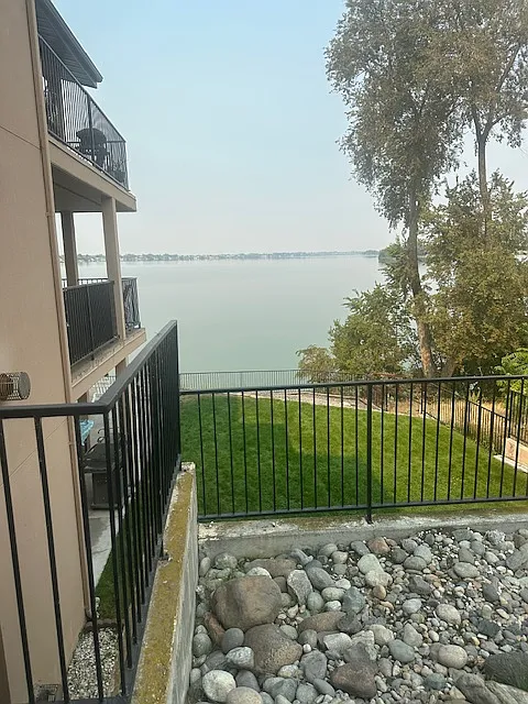 2900 Marina Shores Dr #107