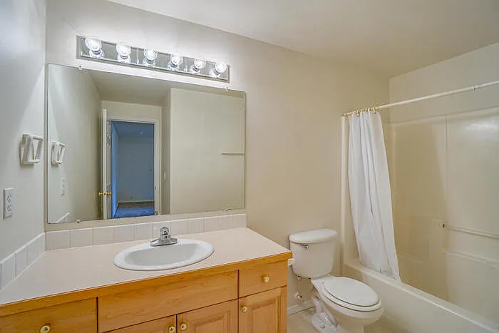 13911 NE 7th Ct — Photo 26