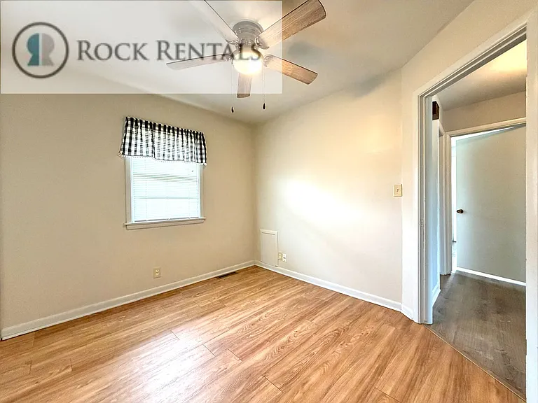 1614 N Pleasant St — Photo 4