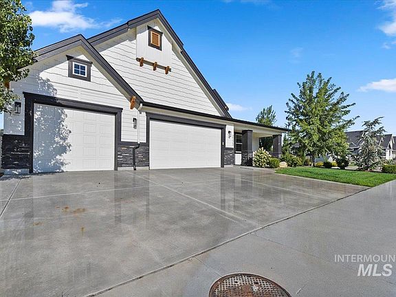 3rd image of 2173 N Burnam Pl