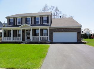 1742 Natures Way, Lindenhurst, IL 60046