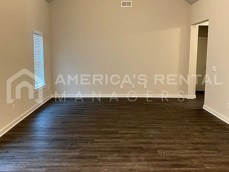 100 Barnett Pl — Photo 4