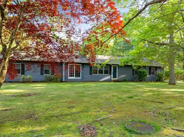 1640 Shermantown Rd, Saunderstown, RI 02874