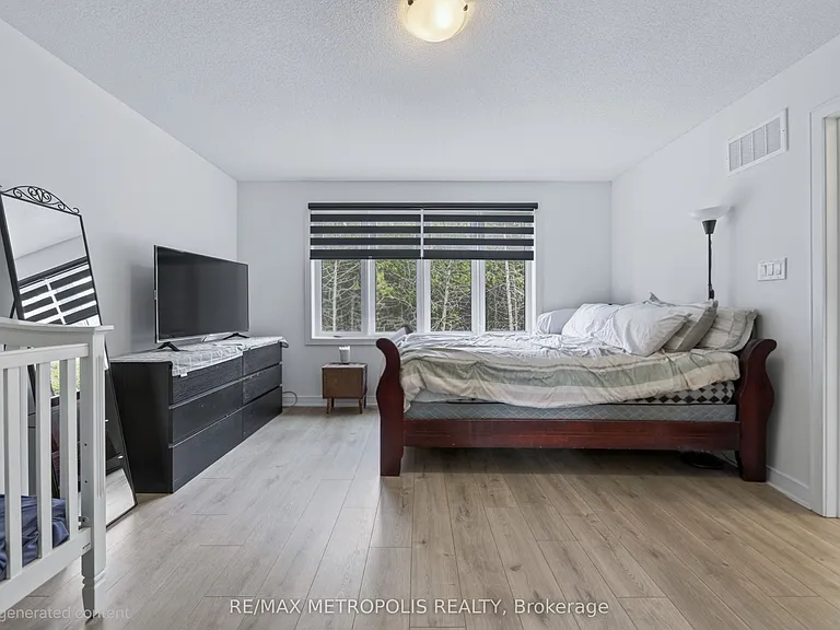 132 Blue Forest Cres — Photo 34
