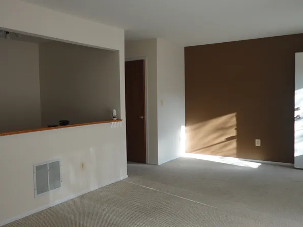4301 Birchwood Ct, North Brunswick, NJ 08902