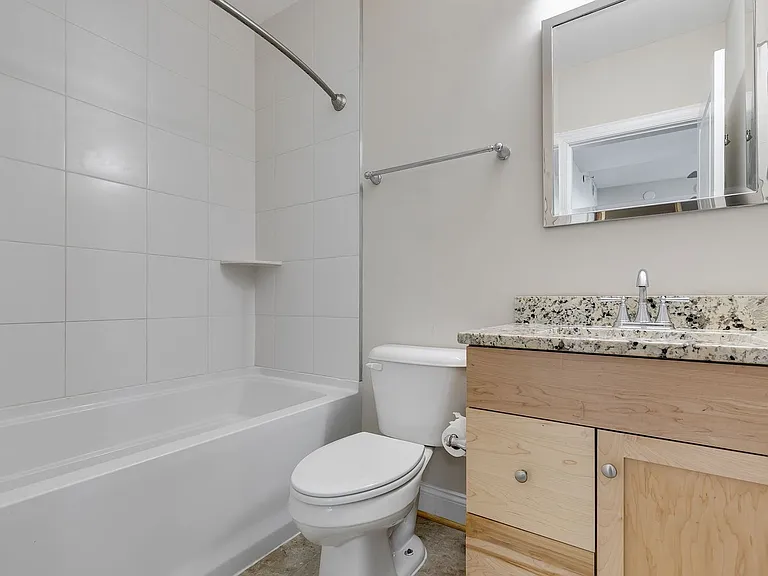1710 E Franklin St — Photo 82