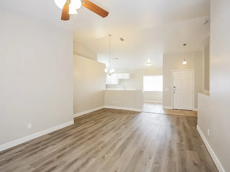 130 Breezy Shore Ave — Photo 3