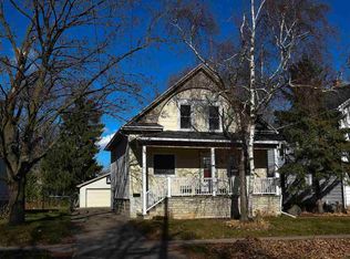 236 W 16th Ave, Oshkosh, WI 54902