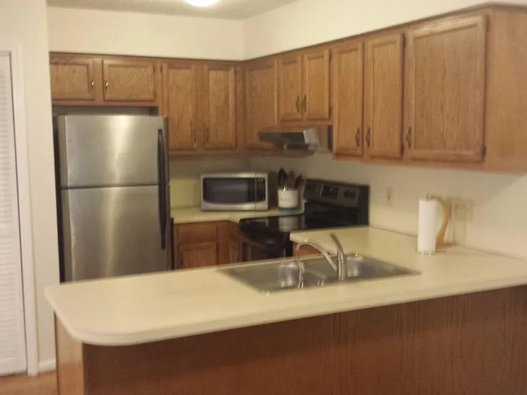 126 W Victoria Ct #B — Photo 5