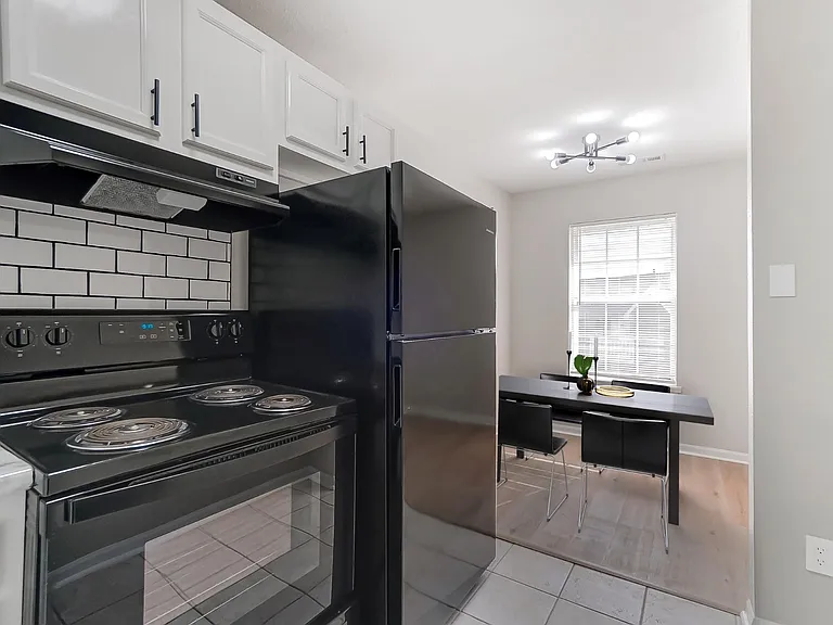 Coral Club Apartments — Photo 22