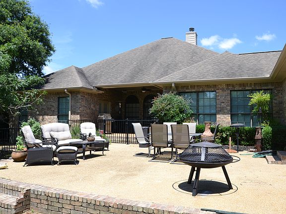 2nd image of 906 Winged Foot Dr