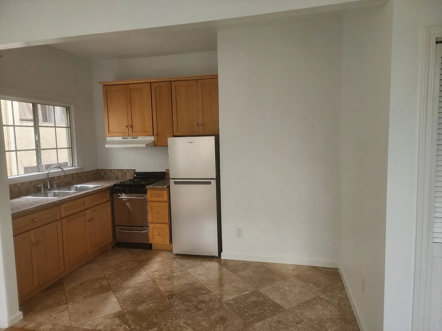 217 S Berendo St — Photo 1